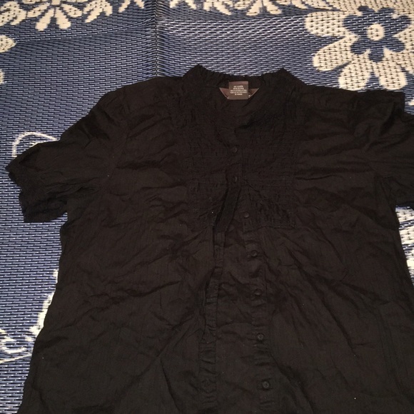 Women’s Top - Picture 2 of 3